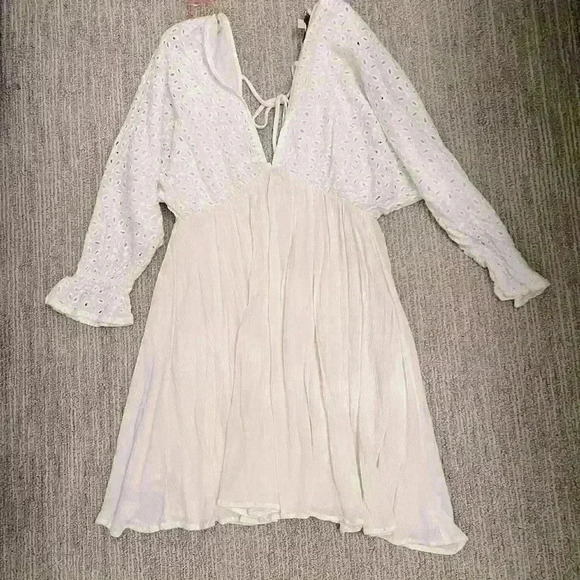 Flying tomato white dress (Small) - Picture 1 of 3